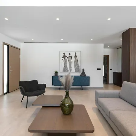 Emerald Estate By Interhome בית נופש