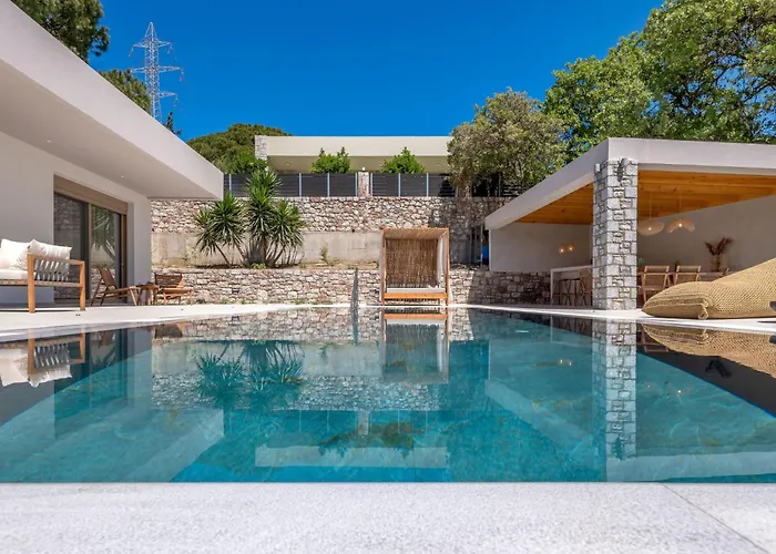 Emerald Estate By Interhome Holiday home