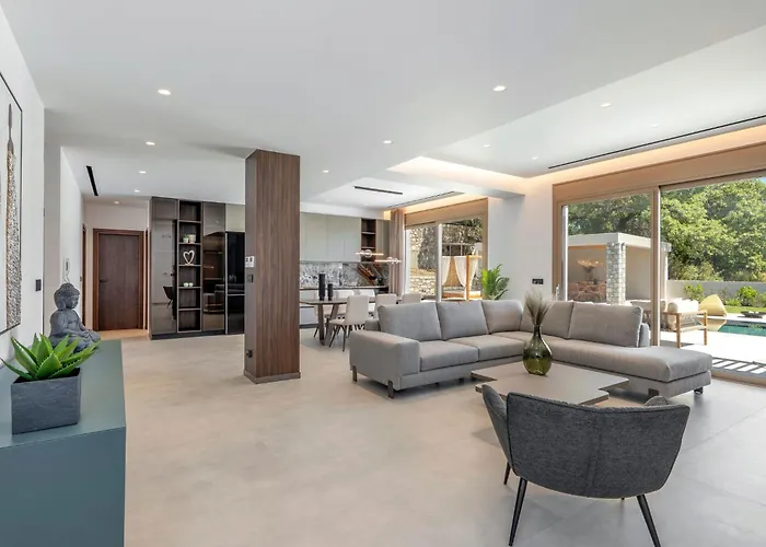 Emerald Estate By Interhome Holiday home *