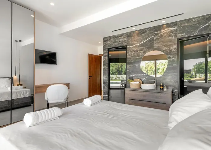 Emerald Estate By Interhome Asgourou